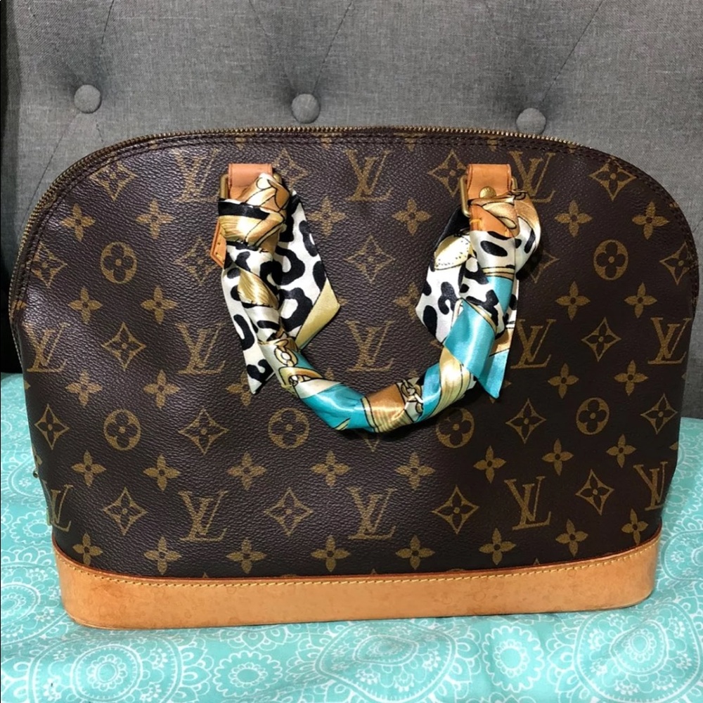 AUTHENTIC LV ALMA